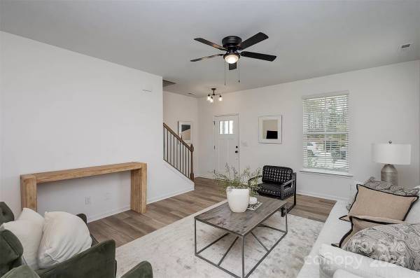 220 Surrey Oak Lane, available home by Red Cedar Homes (photo 13 of 29)