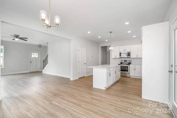 207 Surrey Oak Lane, available home by Red Cedar Homes (photo 17 of 39)