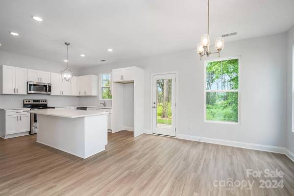 207 Surrey Oak Lane, available home by Red Cedar Homes (photo 26 of 39)
