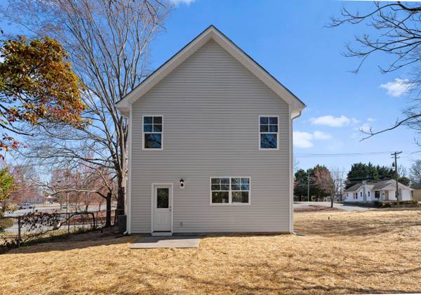 709 N York St, available home by Red Cedar Homes (photo 32 of 46)