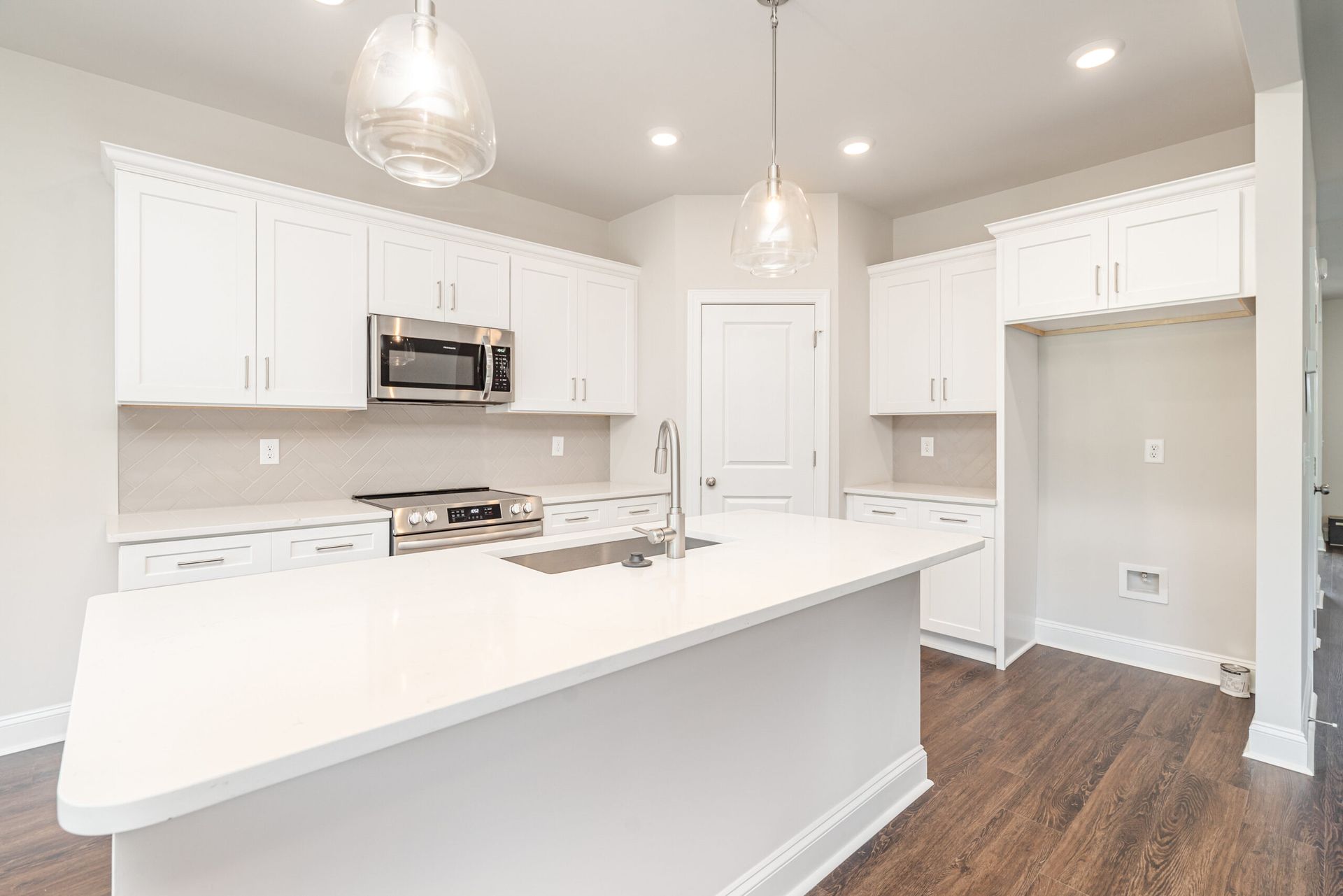1811 Country Club Rd - Lot 4, available home by Red Cedar Homes (photo 2 of 17)