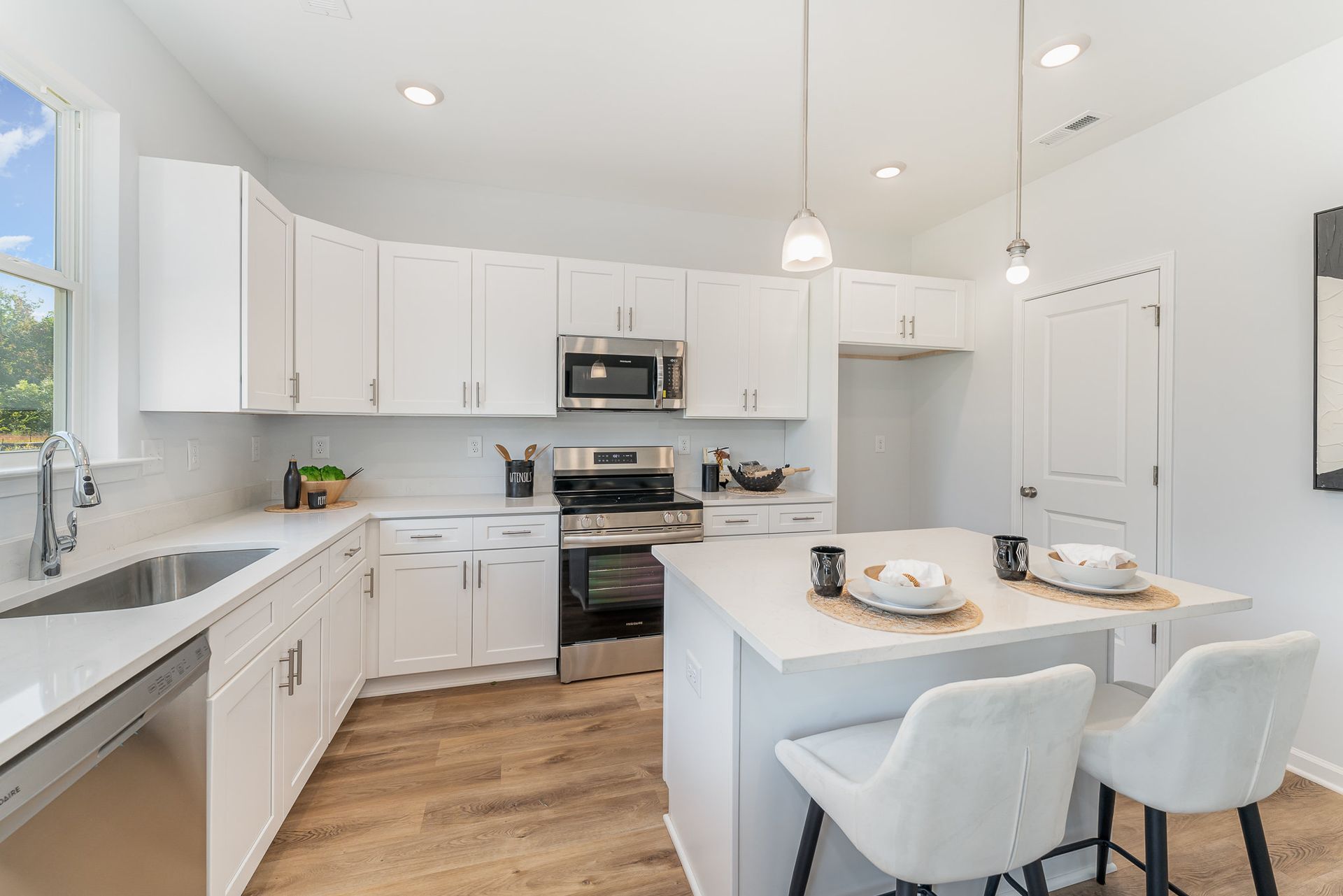 815 N Laurel Street, available home by Red Cedar Homes (photo 3 of 5)