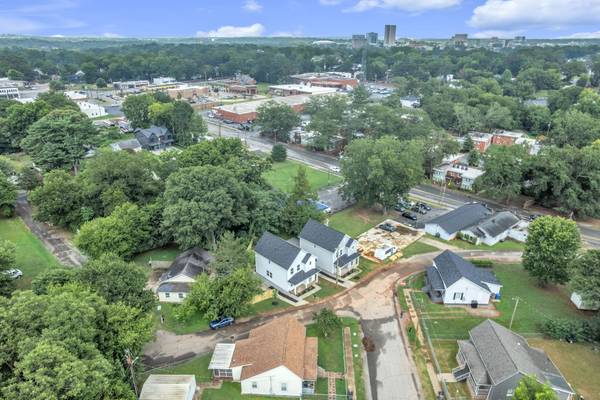 145 D St. Greenville, SC 29609 photo 4