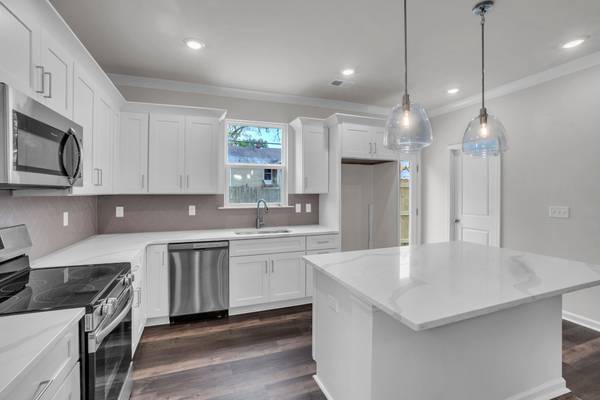 239 Willard St, Greenville, SC 29611 photo 2