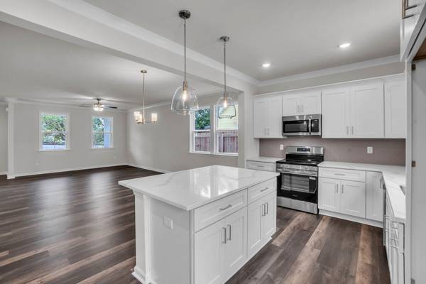 239 Willard St, Greenville, SC 29611 photo 1